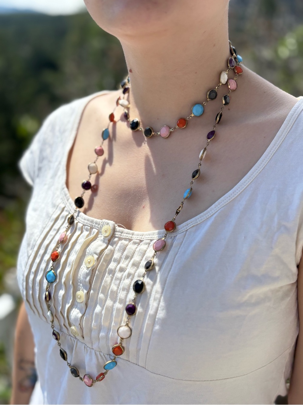 Great vintage 90s Thermoset Plastic &Brass Necklace
